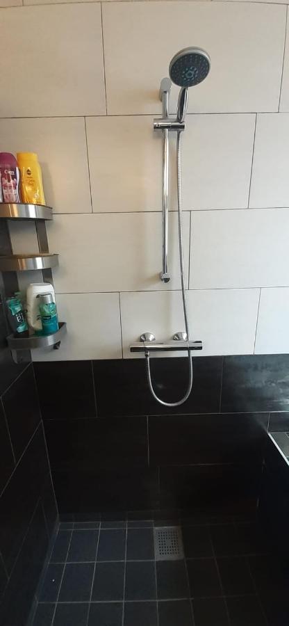 أمستردام Charlotte, Not For Parties, Not A Hotel, Room With Shared Bathroom, No Kitchen المظهر الخارجي الصورة