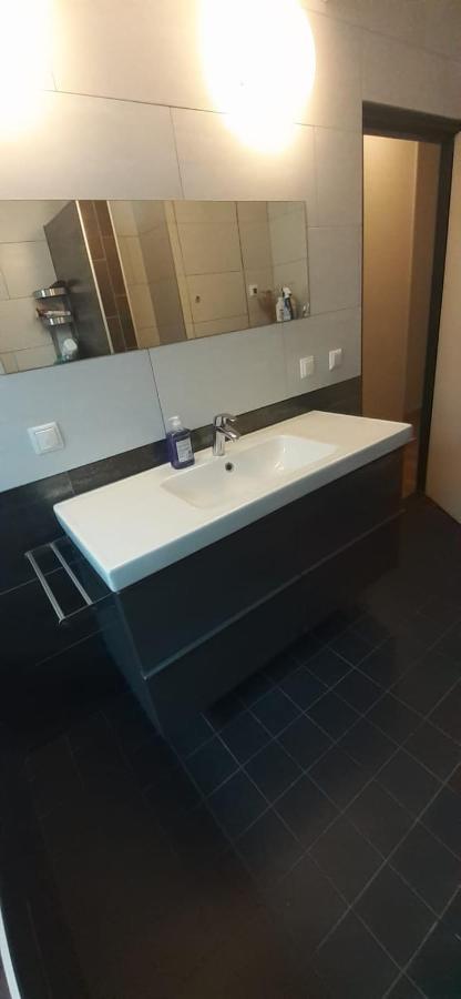 أمستردام Charlotte, Not For Parties, Not A Hotel, Room With Shared Bathroom, No Kitchen المظهر الخارجي الصورة