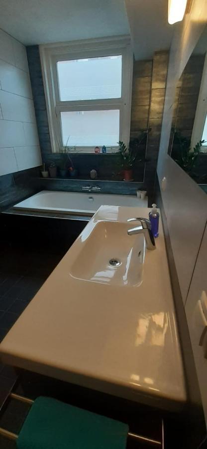 أمستردام Charlotte, Not For Parties, Not A Hotel, Room With Shared Bathroom, No Kitchen المظهر الخارجي الصورة